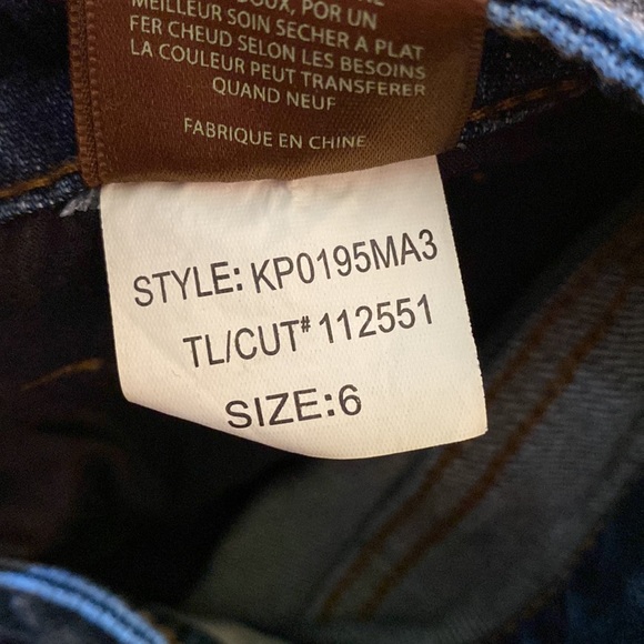 Kut from the Kloth Amy Ankle Straight Leg Jean - Picture 10 of 12